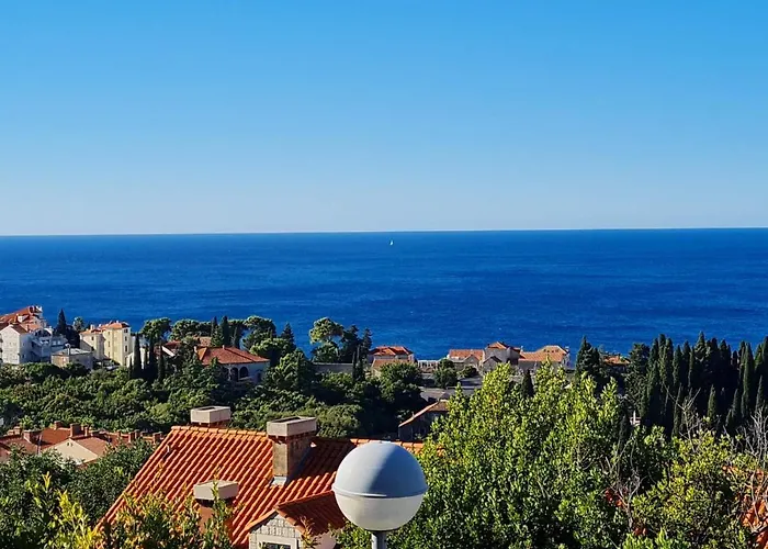 Sunspot Apartment - Beautiful View With Big Garden, Free Parking, Central