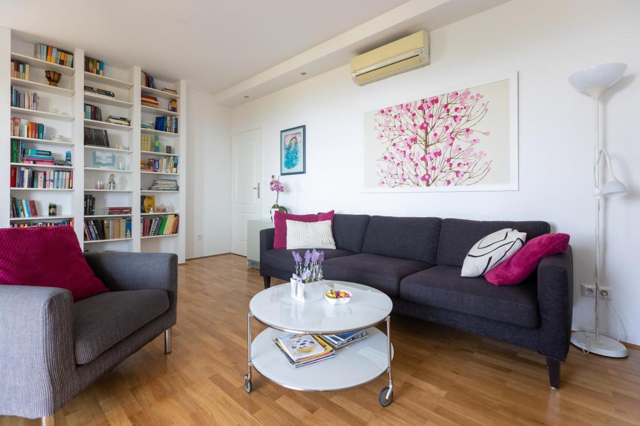 Sunspot - Beautiful View With Big Garden, Free Parking, Apartmán